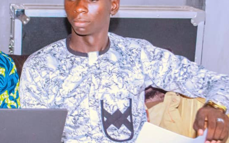 Le Président Bue Flash-Up Nawal Sabi Nanta initie une formation au profit de ses camarades étudiants